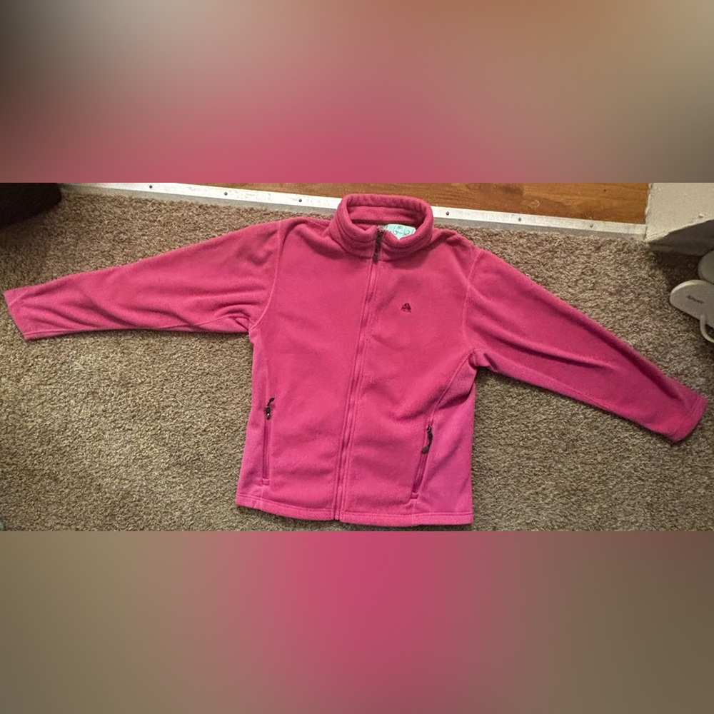 Nike ACG Woman’s XL Pink Fleece Zip up Fleece material Great condition